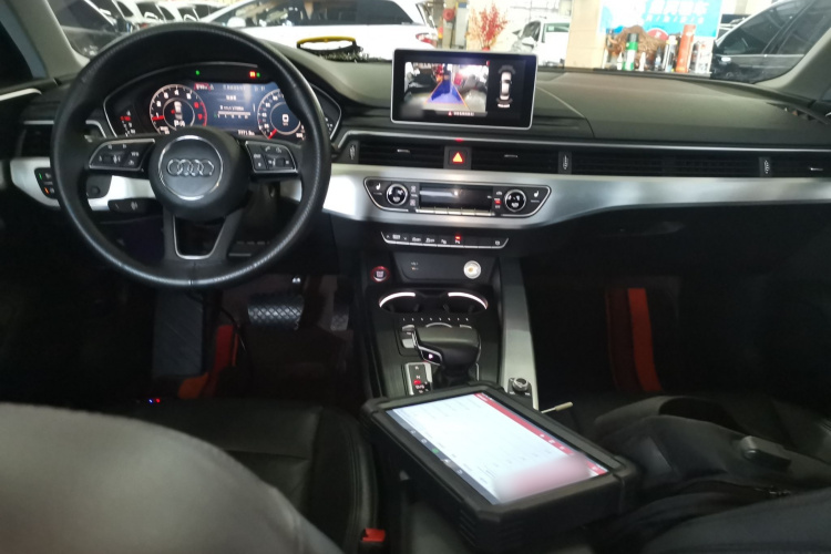 奥迪A4L 2019款 40 TFSI 时尚型 国VI中控内饰7002