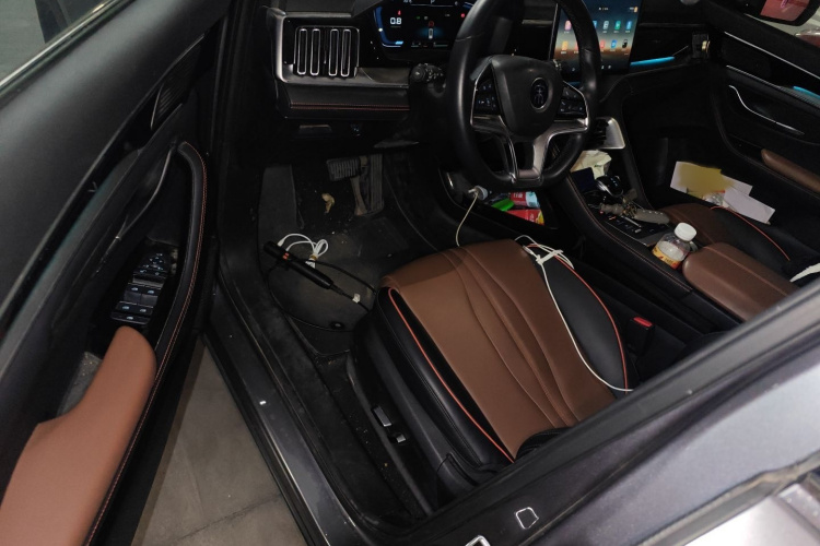 比亚迪 宋PLUS 2020款 1.5T 自动尊贵型中控内饰7003