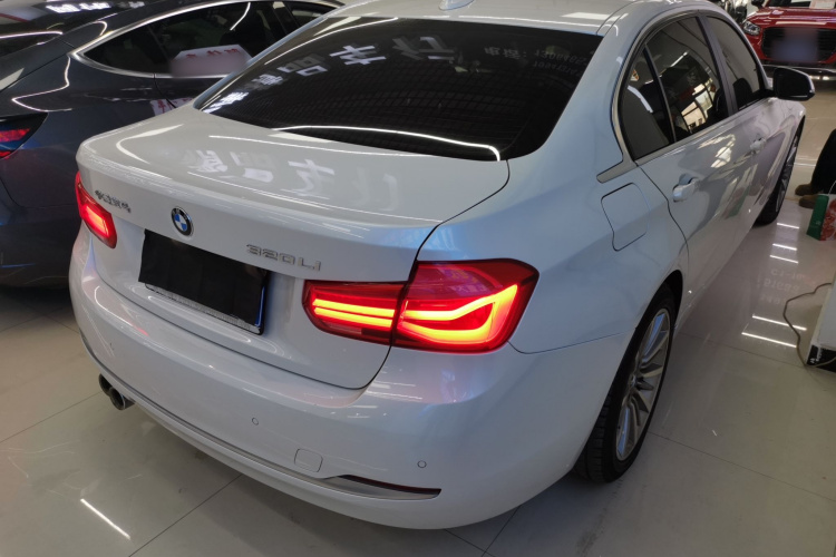 宝马3系 2019款 320Li 时尚型车身外观7