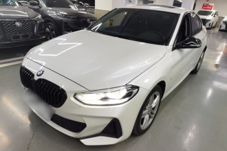 宝马1系 2023款 120i M运动曜夜版