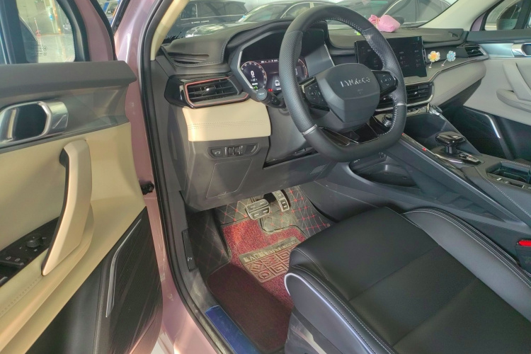 领克06 2021款 1.5T Shero粉色特别版中控内饰7003