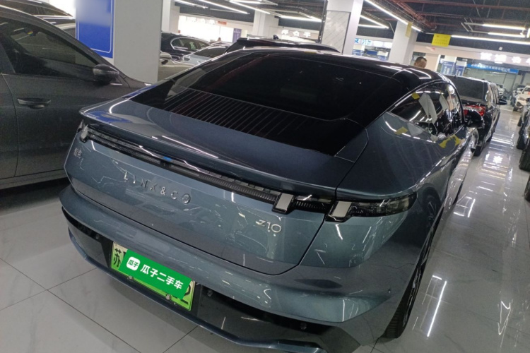 领克Z10 2024款 95kWh 702km四驱智驾Ultra车身外观7
