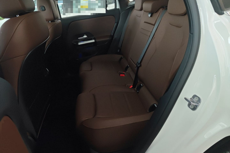 奔驰EQA 2025款 EQA 260中控内饰21