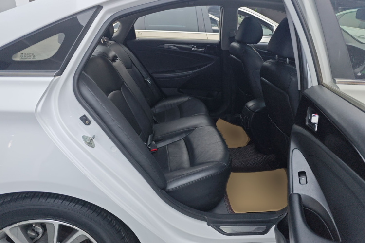 现代 索纳塔 2015款 经典 2.4L 自动领先版 国IV中控内饰7004