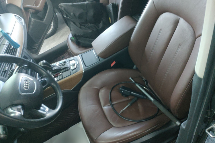 奥迪A6L 2018款 30周年年型 30 FSI 风尚型中控内饰19