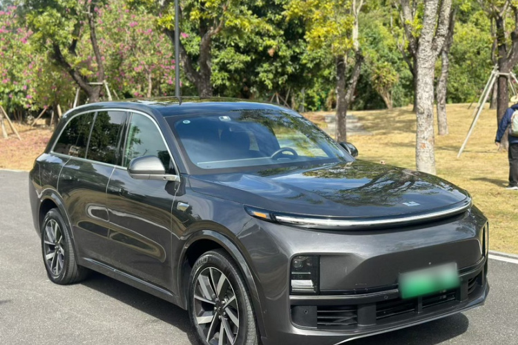 理想汽车 理想L8 2023款 Air车身外观6005