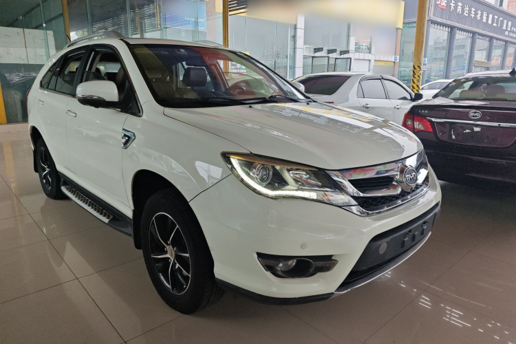 比亚迪S7 2015款 1.5T 升级版 手动尊贵型车身外观3