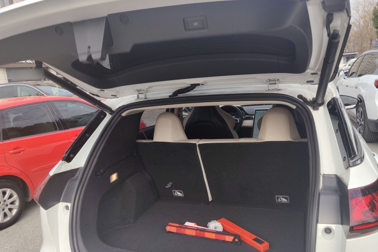 小鹏G3 2019款 智享版机舱底盘23