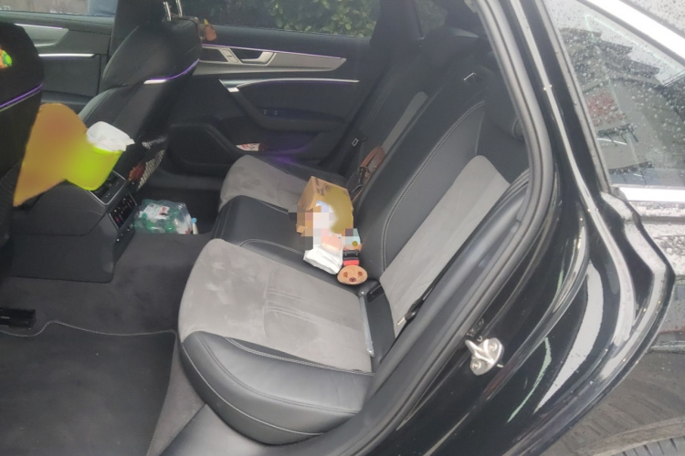 奥迪A6L 2024款 45 TFSI 臻选动感型中控内饰7004