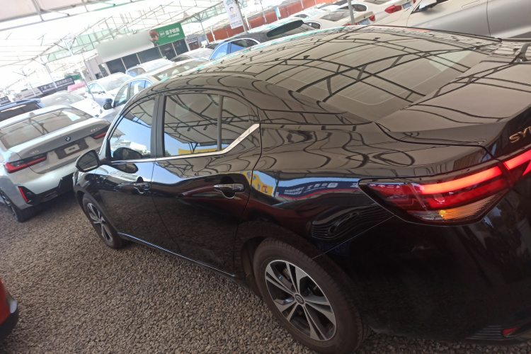 日产 轩逸 2023款 1.6L CVT黑金版车身外观4