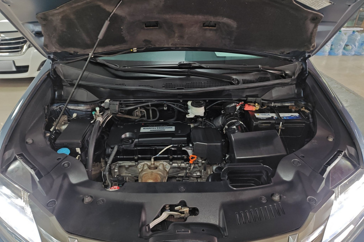 本田 艾力绅 2016款 2.4L 至尊版机舱底盘24