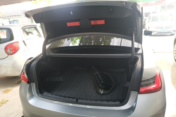 宝马i3 2024款 eDrive 35 L局部细节23