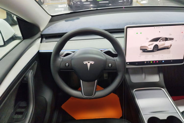 特斯拉 Model Y 2024款 后轮驱动版中控内饰13