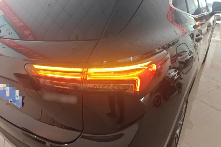 别克 2022款 改款 昂科威S 652T 两驱豪华型车身外观9