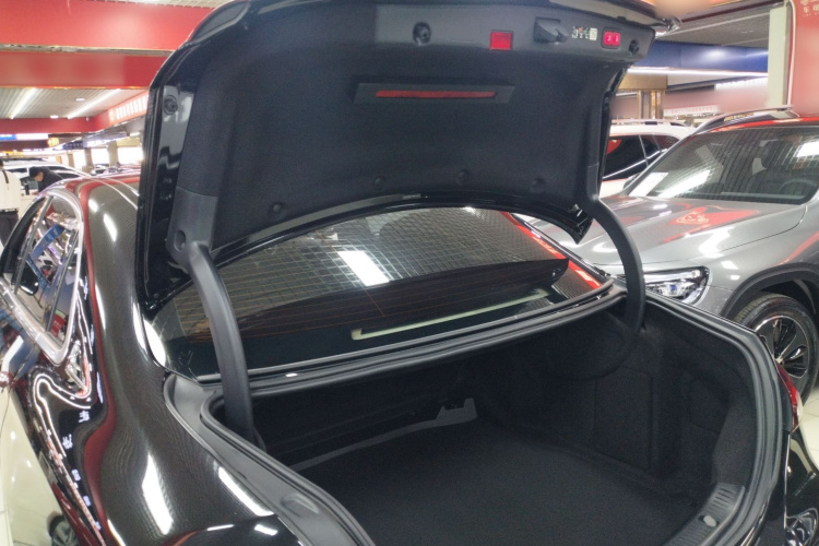 奔驰E级 2023款 改款 E 300 L 时尚型局部细节23