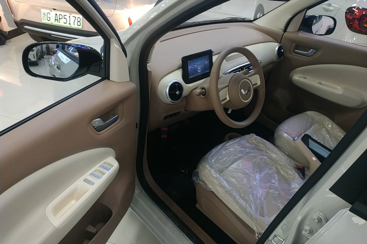 五菱汽车 宏光MINIEV 2025款 四门版 进阶款中控内饰7003