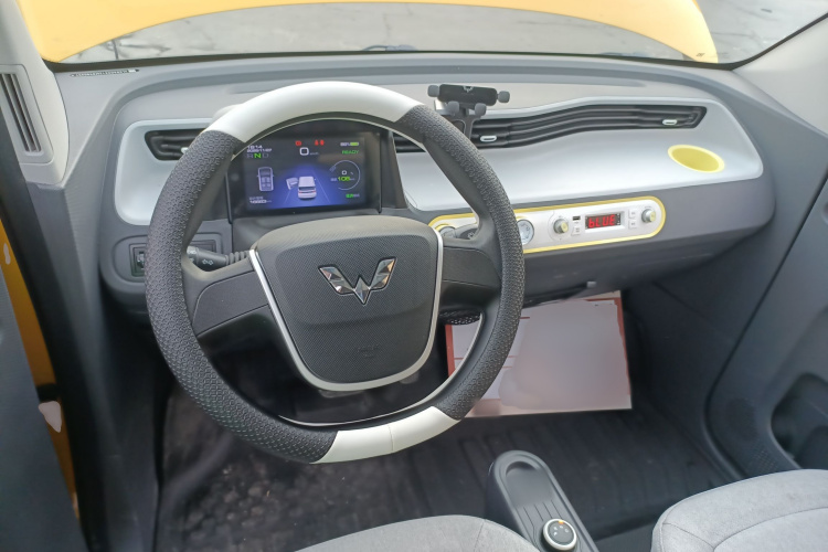 五菱汽车 宏光MINIEV 2021款 马卡龙时尚款 磷酸铁锂中控内饰7002