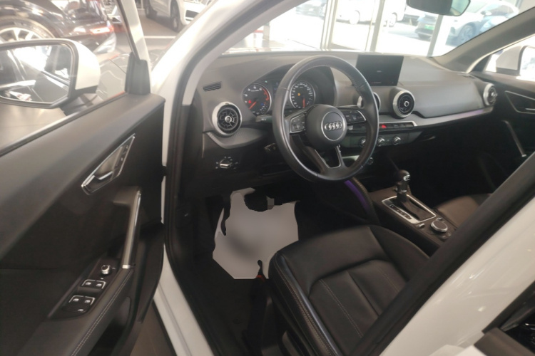 奥迪Q2L 2022款 35 TFSI 进取致雅型中控内饰7003