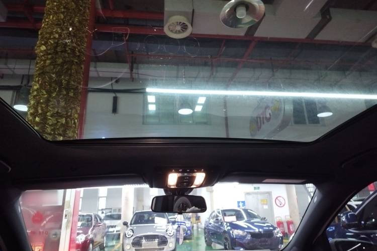 奔驰B级 2022款 改款 B 200 时尚型中控内饰22