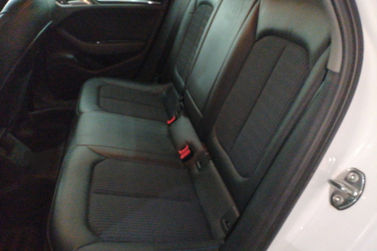 奥迪A3 2018款 30周年年型 Limousine 35 TFSI 时尚型中控内饰21