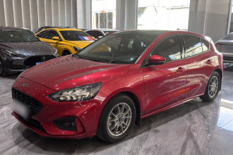 福特 福克斯 2021款 两厢 EcoBoost 180 自动锋潮型