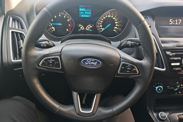 福特 福克斯 2018款 两厢经典 1.6L 自动风尚型智行版中控内饰13