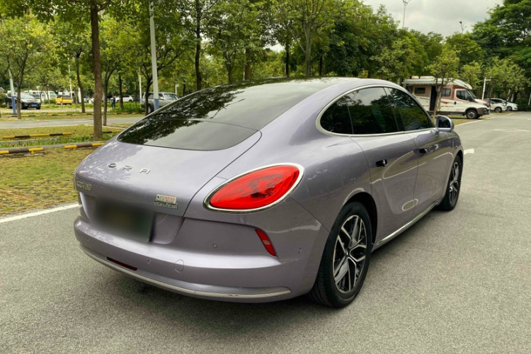 欧拉闪电猫 2022款 555km 尊贵版车身外观6006