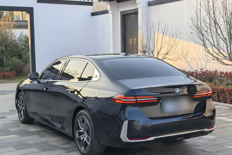 宝马5系 2025款 530Li 领先型 豪华套装车身外观6004