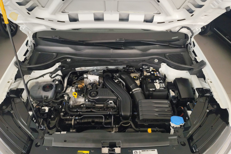 大众 途岳 2024款 300TSI 两驱月尊版机舱底盘24