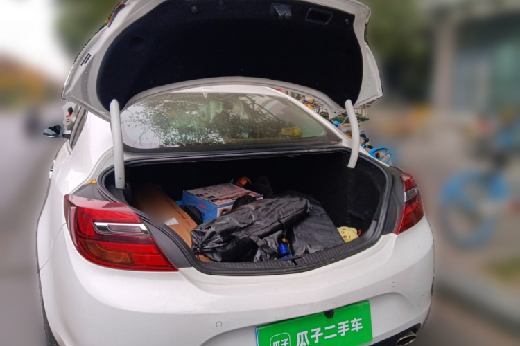 别克 君威 2015款 1.6T 精英技术型中控内饰23