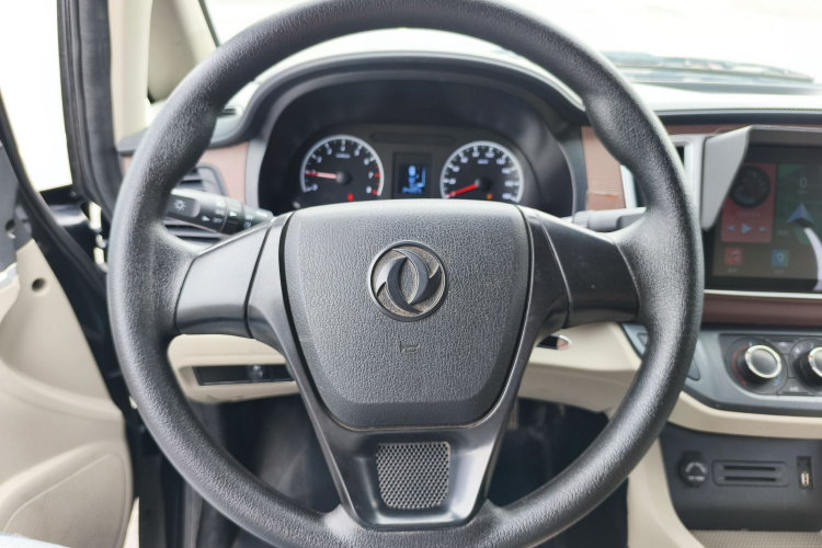 东风风行 菱智 2020款 M5L 1.6L 实用型中控内饰7008