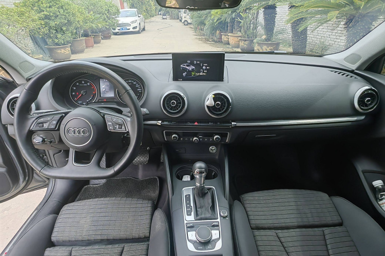 奥迪A3 2019款 Limousine 35 TFSI 运动型 国VI中控内饰7001