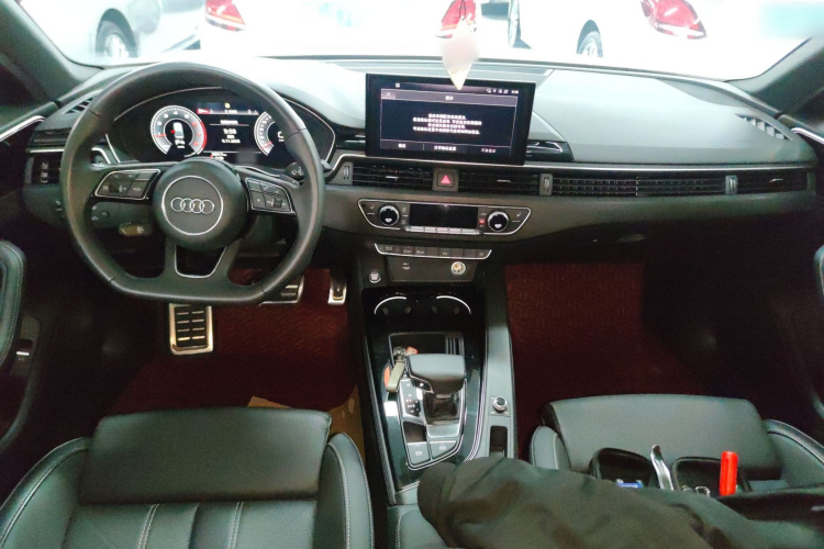 奥迪A4L 2023款 40 TFSI 豪华动感型中控内饰12