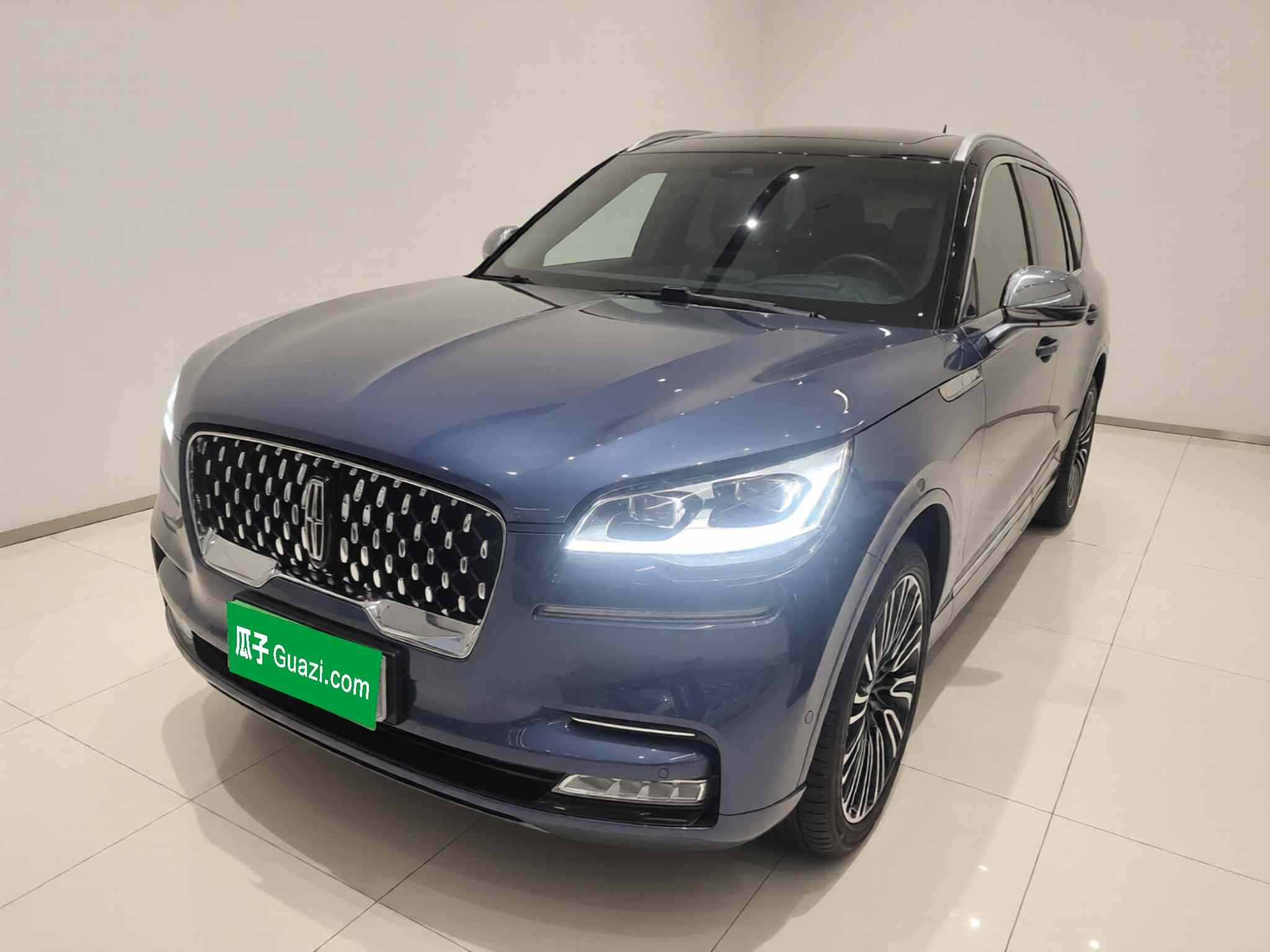 林肯 飞行家 2022款 3.0T V6 四驱总统版(2)
