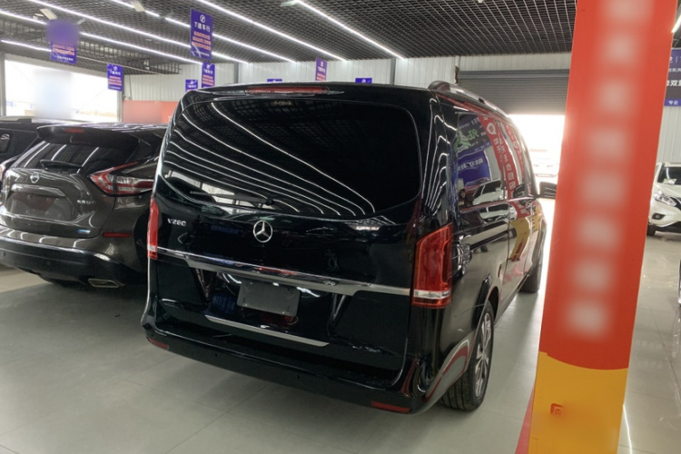 奔驰V级 2016款 V 260 领航版车身外观6005