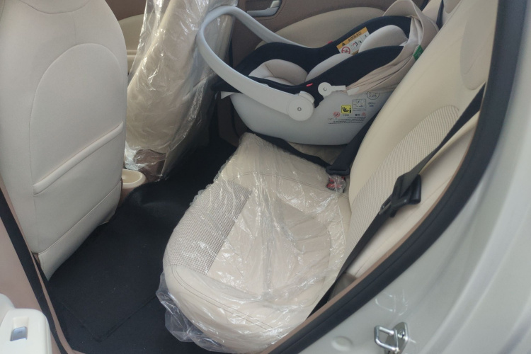 五菱汽车 宏光MINIEV 2025款 四门版 臻享+款中控内饰21