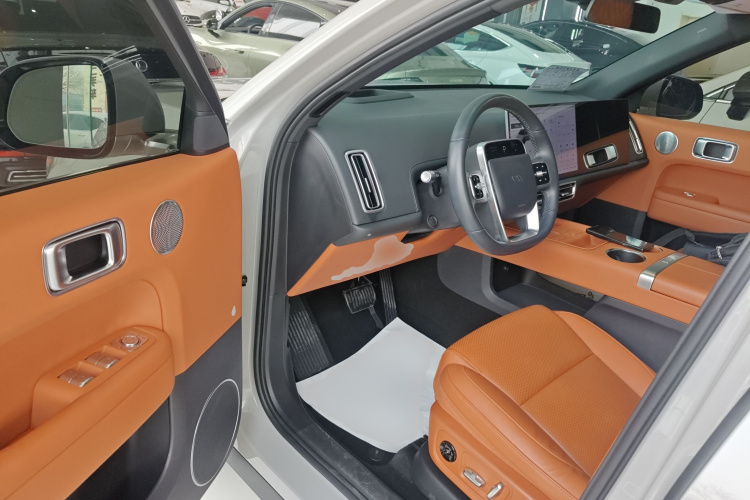 理想汽车 理想L6 2024款 Max中控内饰20