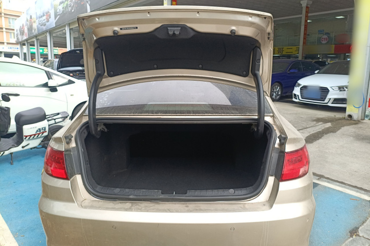 吉利汽车 帝豪GL 2017款 1.3T 手动精英型机舱底盘23