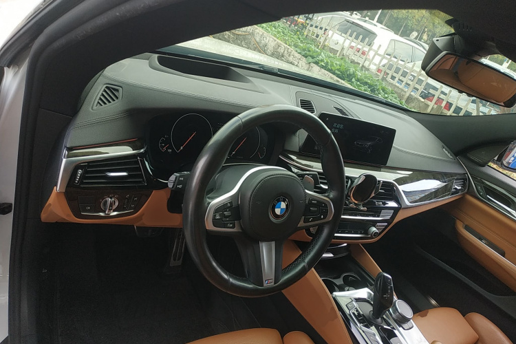 宝马6系GT 2019款 630i M运动套装中控内饰12