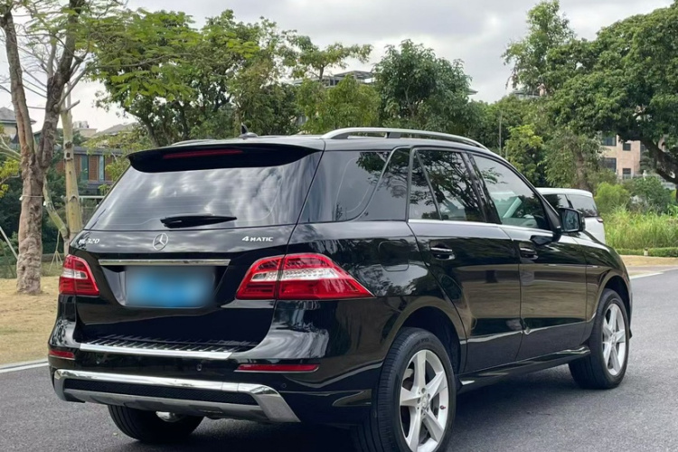 奔驰M级 2015款 ML 320 4MATIC车身外观6003