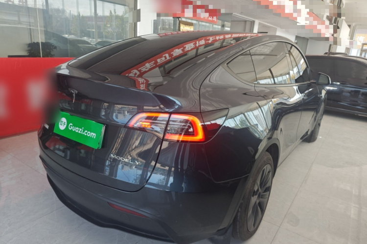 特斯拉 Model Y 2024款 后轮驱动版车身外观7