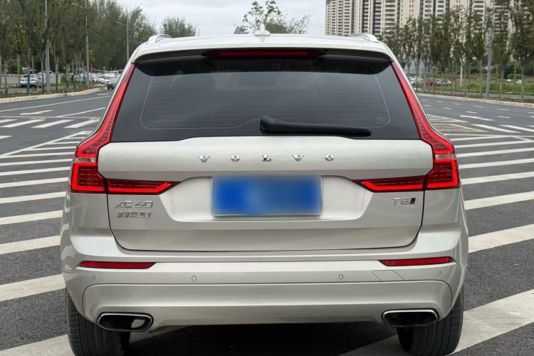 沃尔沃XC60 2019款 T5 四驱智逸版 国V车身外观6007