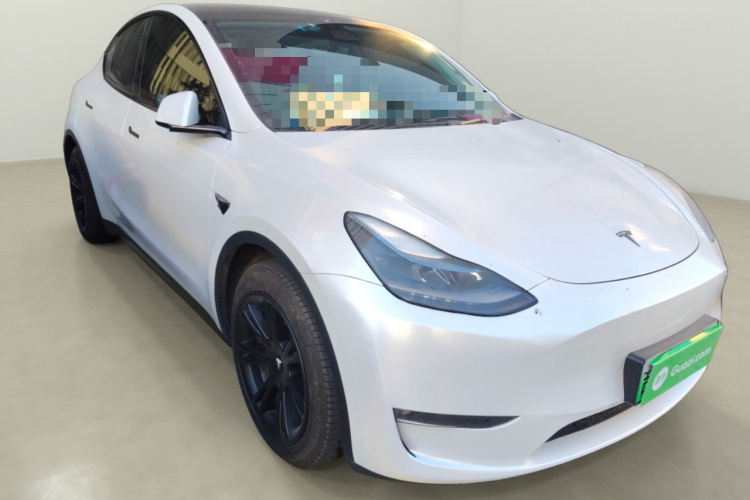 特斯拉 Model Y 2023款 长续航全轮驱动版车身外观3