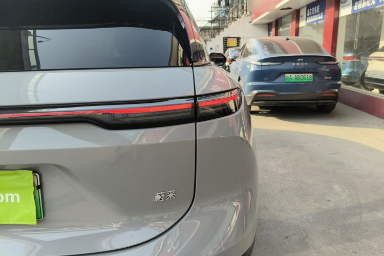 蔚来ES6 2025款 75kWh车身外观9