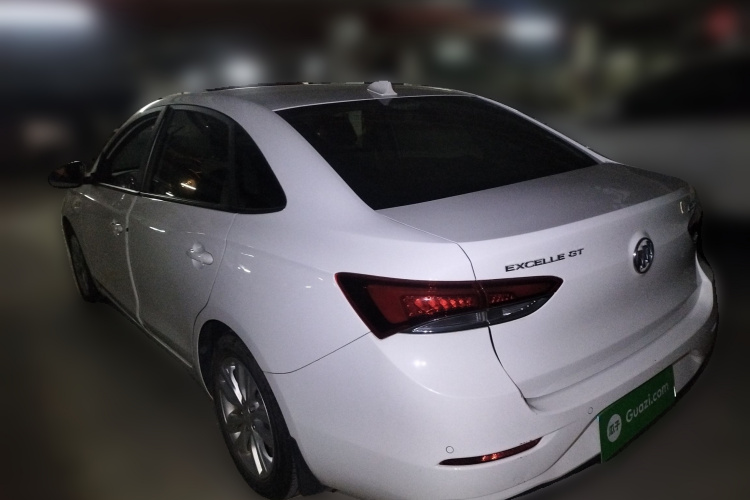 别克 英朗 2021款 改款 典范 1.5L 自动精英型车身外观5