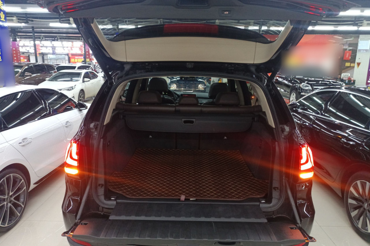 宝马X5(进口) 2018款 xDrive28i机舱底盘23