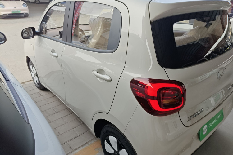 五菱汽车 宏光MINIEV 2025款 四门版 进阶款车身外观4