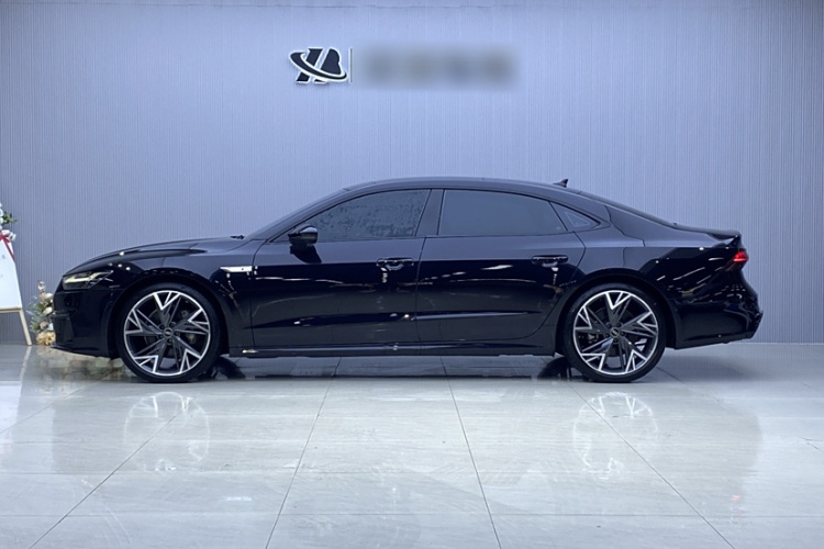 奥迪A7L 2024款 45 TFSI quattro S-line 黑武士版车身外观6002