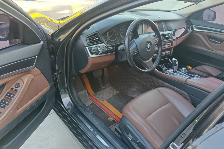 宝马5系 2017款 520Li 典雅型中控内饰20