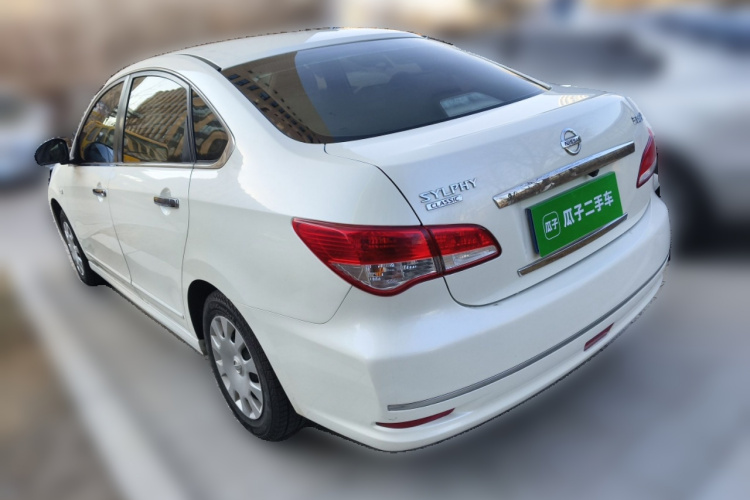 日产 轩逸 2018款 经典 1.6XE 手动舒适版车身外观5